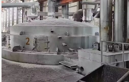 Four à tube corindon pour la préparation de supports de catalyseurs