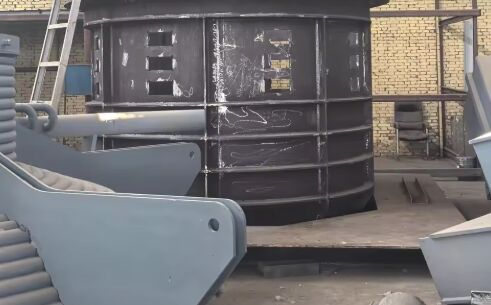 Forneau de fusion et de raffinage de l'acier à cuvette à température contrôlée