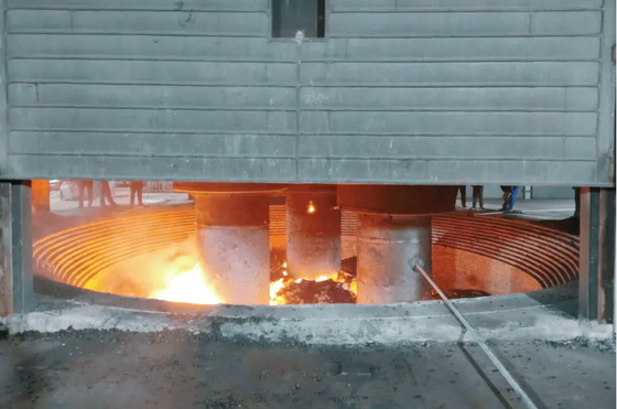 Équipement de four de fusion de ferro-silicium à électrodes multiples