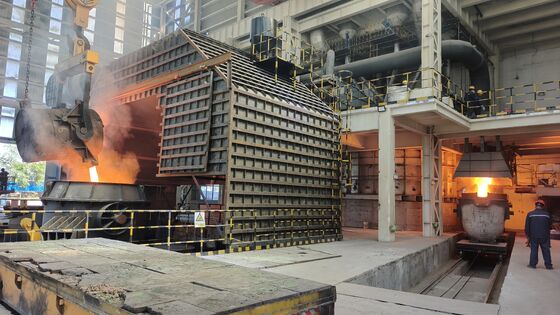 Transformateur de four de raffinage de ferromanganèse à carbone moyen-faible 35kV vers 380V 12.5MVA 50Hz triphasé immergé dans l'huile